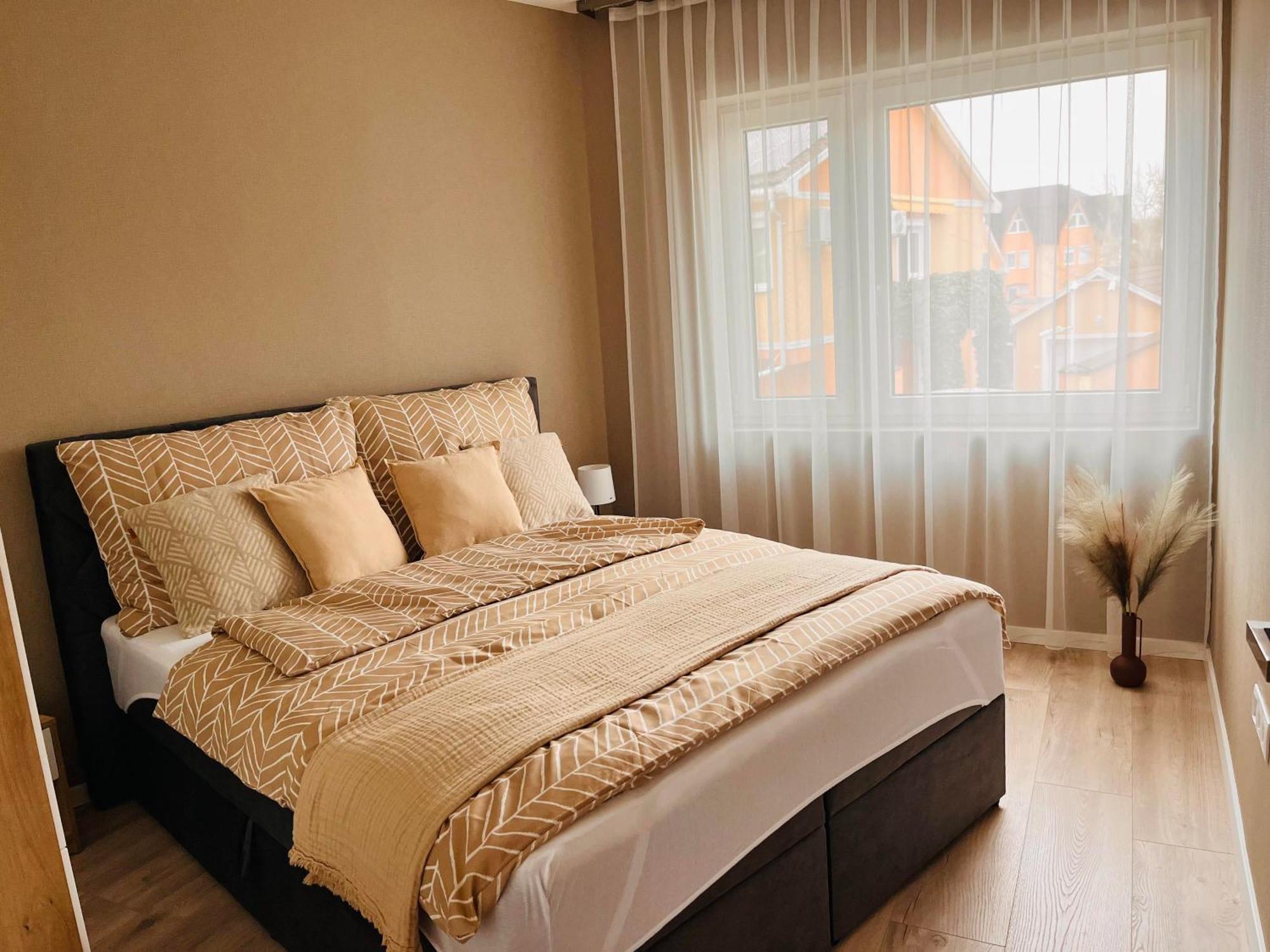 Greta Lux Apartman Hajdúszoboszló Exterior foto